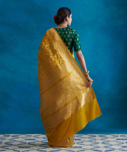 Mustard_Handloom_Pure_Katan_Silk_Banarasi_Saree_With_Cutwork_Jaal_WeaverStory_03