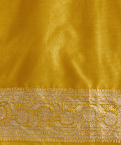 Mustard_Handloom_Pure_Katan_Silk_Banarasi_Saree_With_Cutwork_Jaal_WeaverStory_05