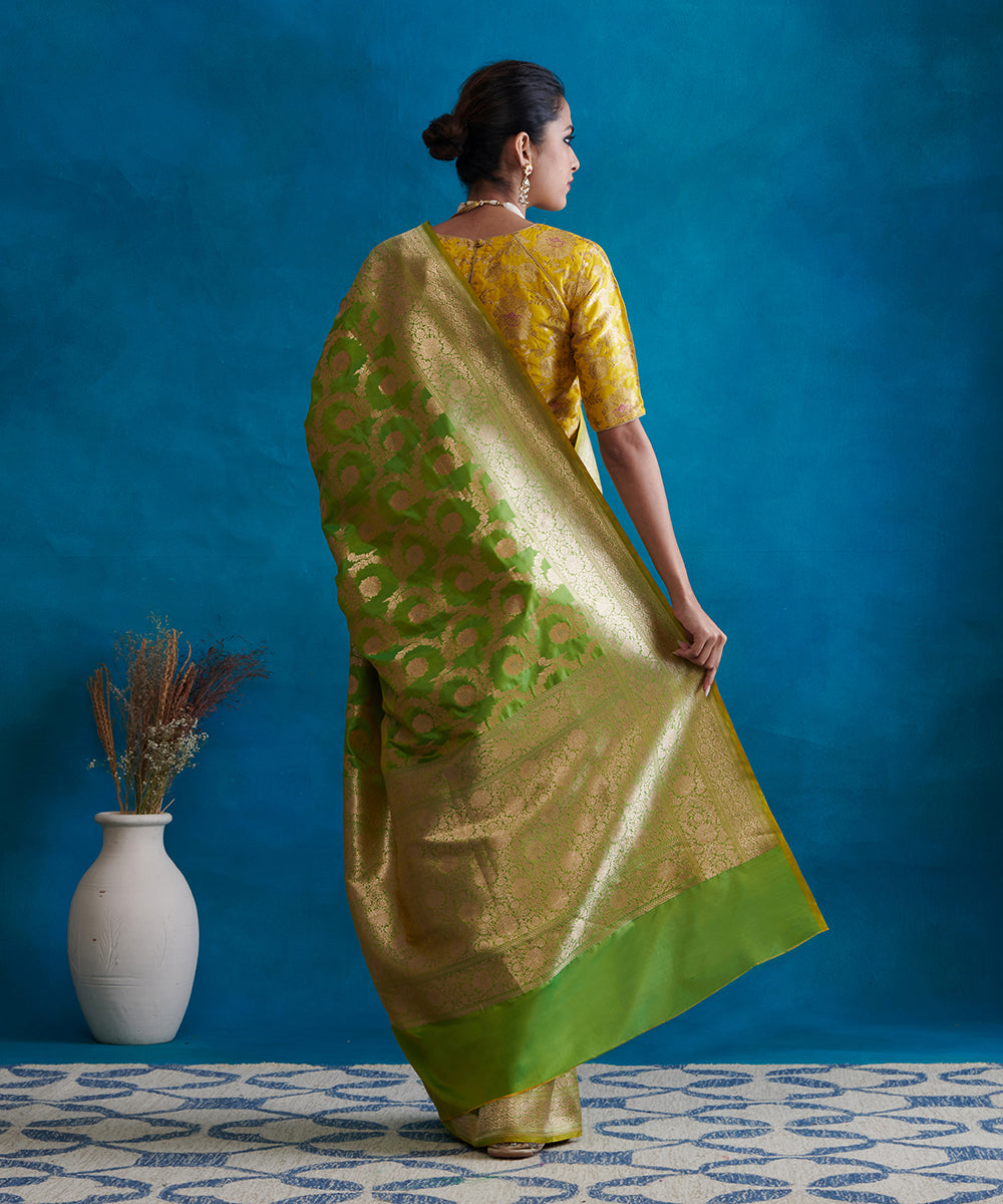 Handloom_Henna_Green_Pure_Katan_Silk_Banarasi_Saree_With_Cutwork_Jaal_WeaverStory_03