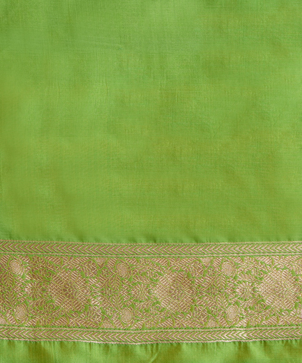 Handloom_Henna_Green_Pure_Katan_Silk_Banarasi_Saree_With_Cutwork_Jaal_WeaverStory_05