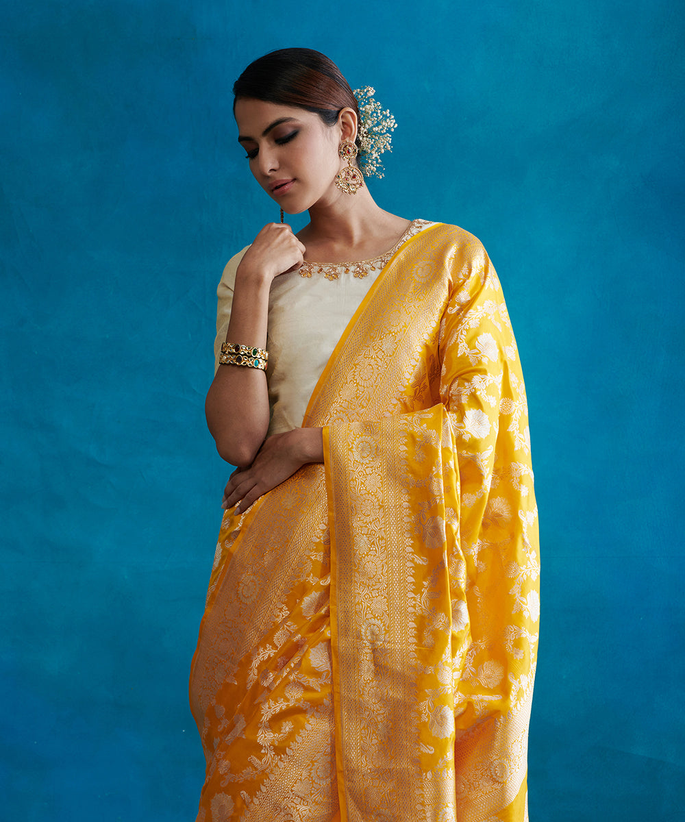 Handloom_Yellow_Pure_Katan_Pure_Silk_Banarasi_Saree_With_Cutwork_Sona_Rupa_Jaal_WeaverStory_01