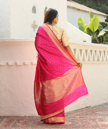 Handloom_Rani_Pink_Pure_Katan_Silk_Banarasi_Saree_With_Small_Booti_Saree_WeaverStory_03