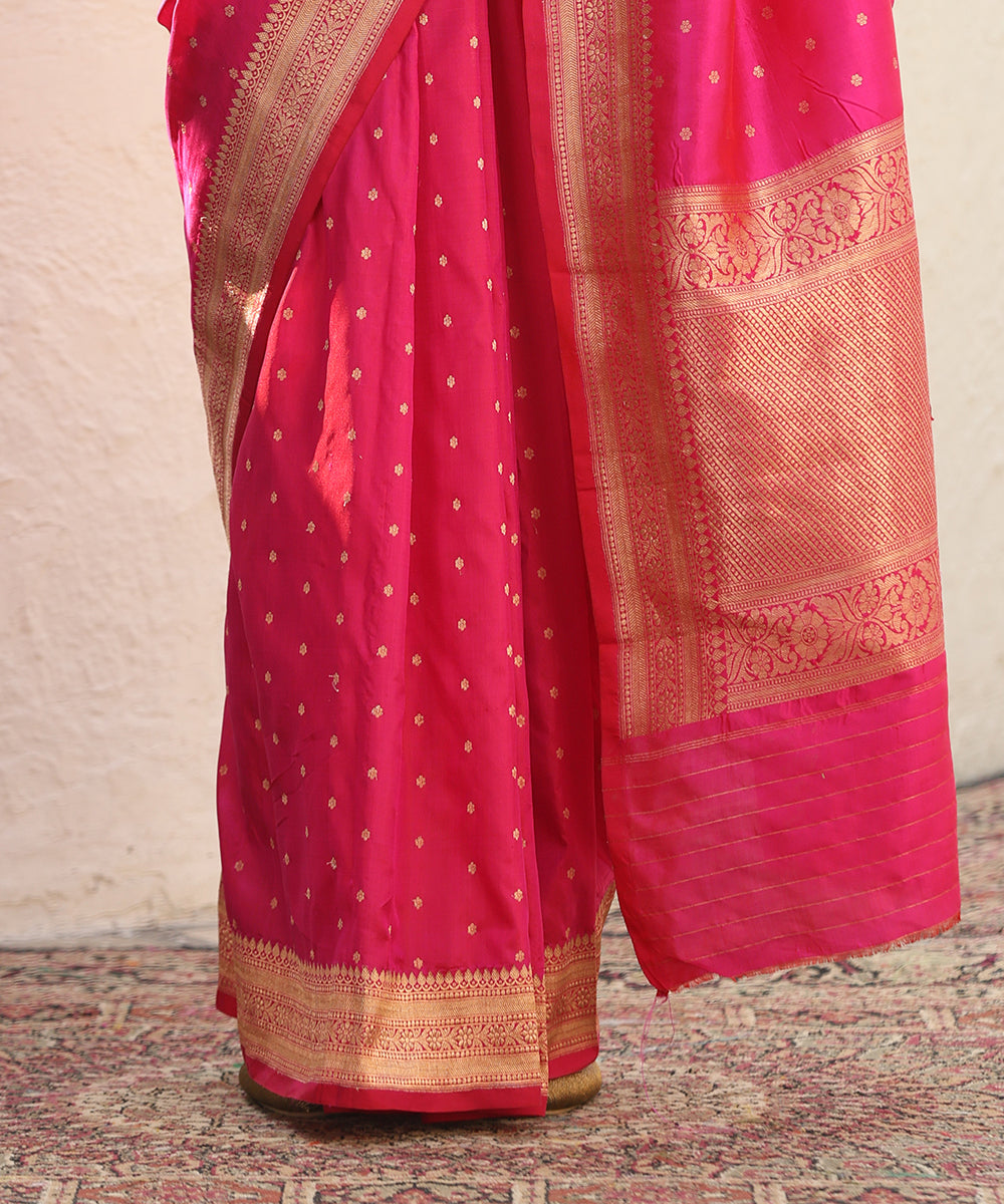 Handloom_Rani_Pink_Pure_Katan_Silk_Banarasi_Saree_With_Small_Booti_Saree_WeaverStory_04