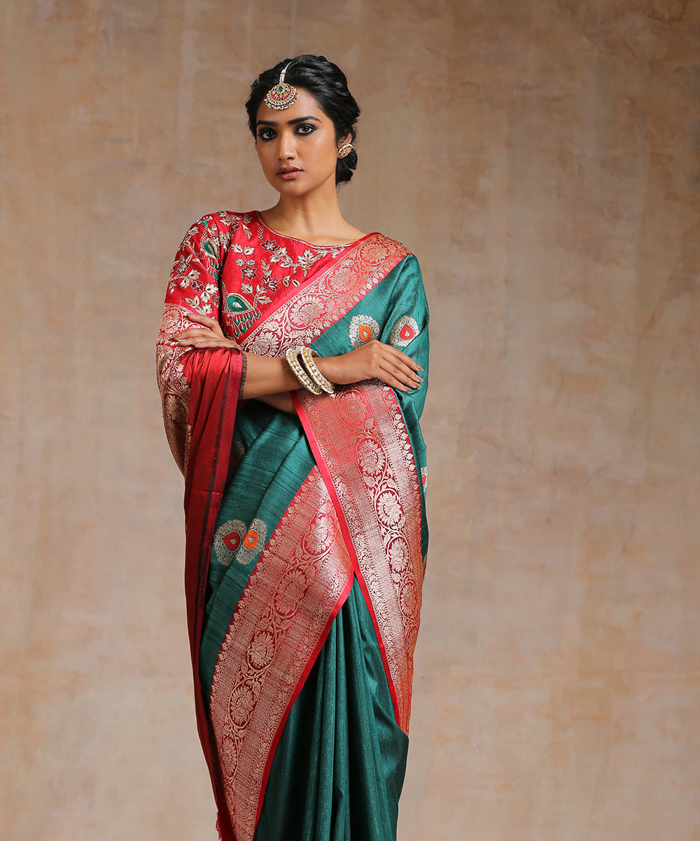 Teal_Handloom_Tussar_Silk_Banarasi_Saree_With_Red_Border_Saree_And_Kadhwa_Booti_WeaverStory_01