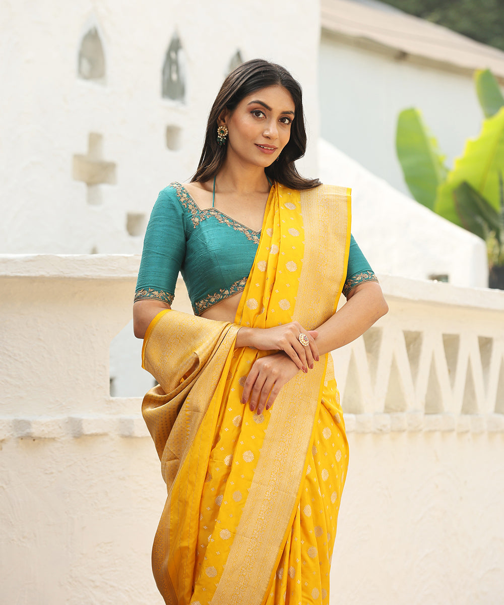 Yellow_Handloom_Pure_Katan_Silk_Banarasi_Saree_With_Single_Zari_Work_WeaverStory_01