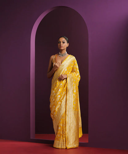 Yellow_Handloom_Pure_Katan_Silk_Banarasi_Saree_With_Sona_Rupa_Jaal_WeaverStory_02