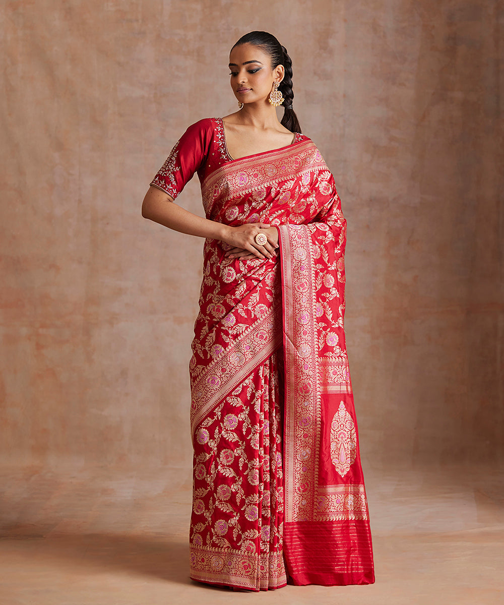 Handloom_Red_Pure_Katan_Silk_Banarasi_Saree_With_Gold_And_Silver_Border_WeaverStory_02