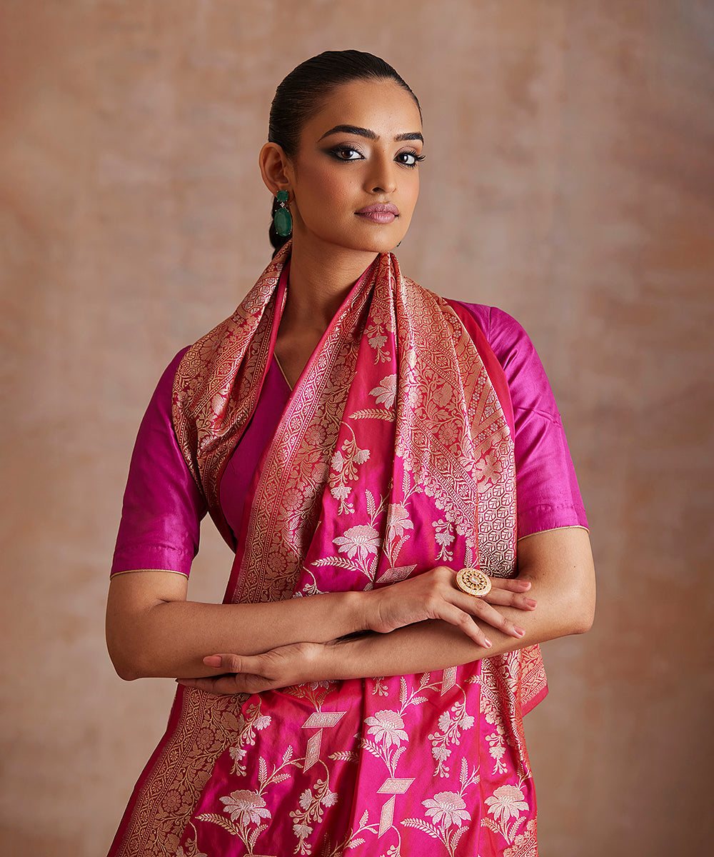 Handloom_Hot_Pink_Pure_Katan_Silk_Banarasi_Saree_With_Gold_And_Silver_Jaal_WeaverStory_01