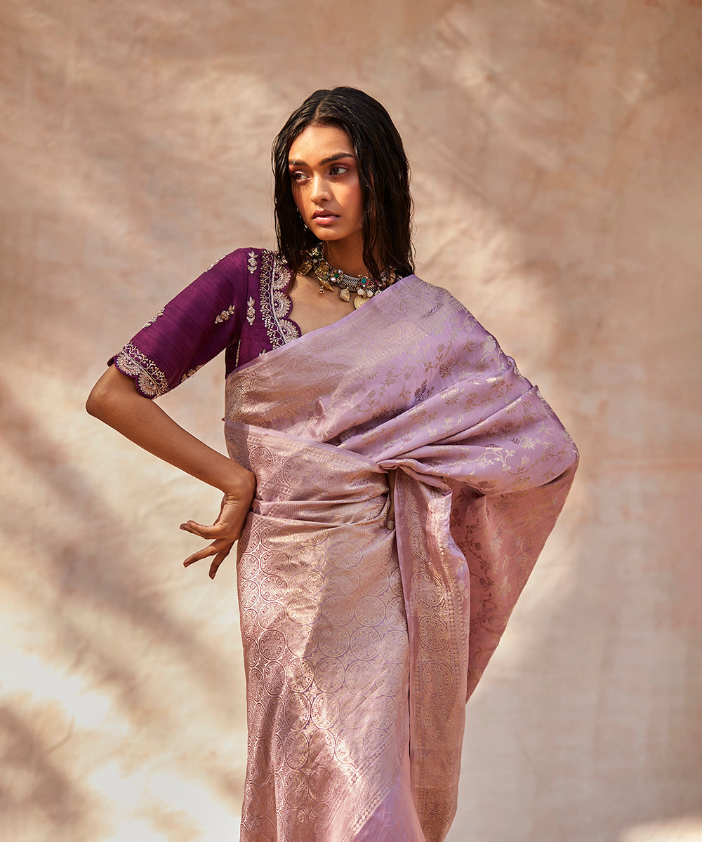 Handloom_Blush_Pink_Gajji_Silk_Tanchoi_Banarasi_Saree_With_Floral_Jaal_WeaverStory_01