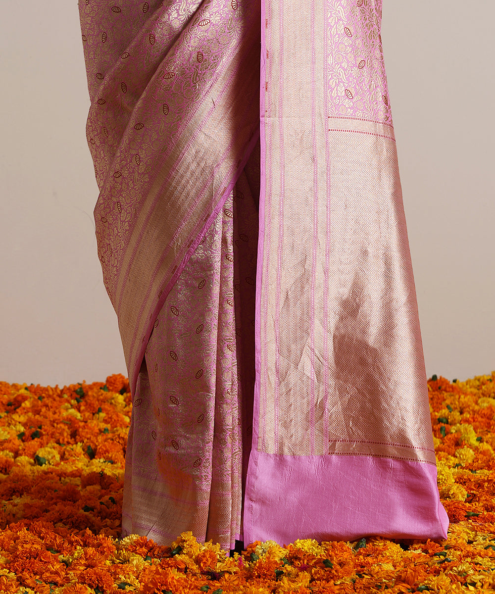 Handloom_Pink_Pure_Katan_Silk_Kimkhab_Banarasi_Saree_With_Red_Meenakari_WeaverStory_04