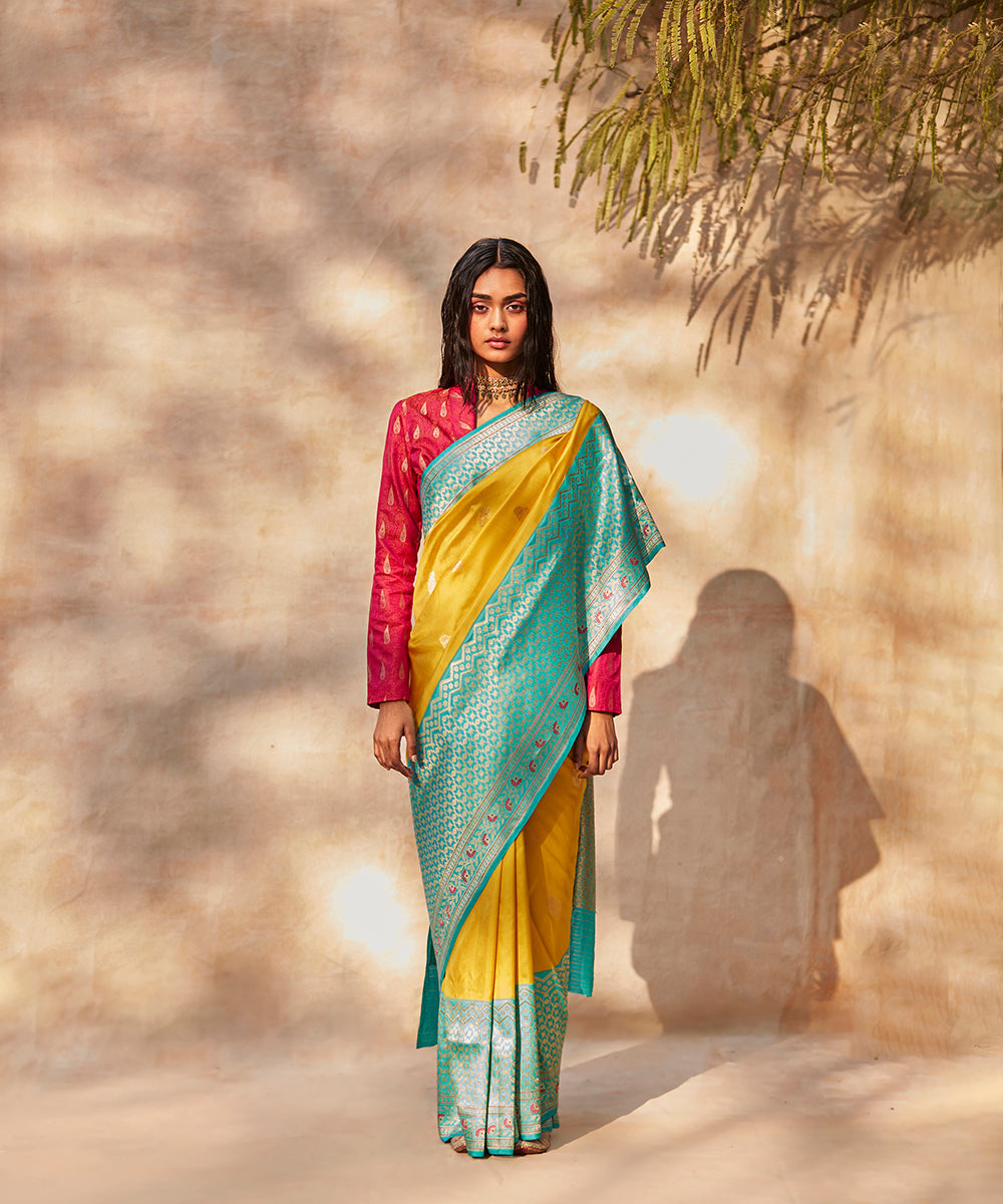 Yellow_Handloom_Pure_Katan_Silk_Banarasi_Saree_With_Sky_Blue_Meenakari_Border_WeaverStory_02