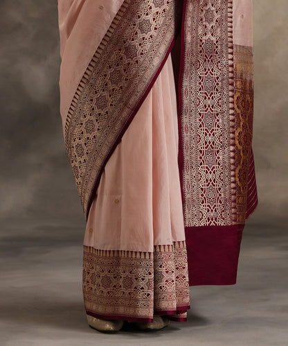 Handloom_Pastel_Pink_Pure_Katan_Silk_Banarasi_Saree_With_Kadhwa_Booti_WeaverStory_04