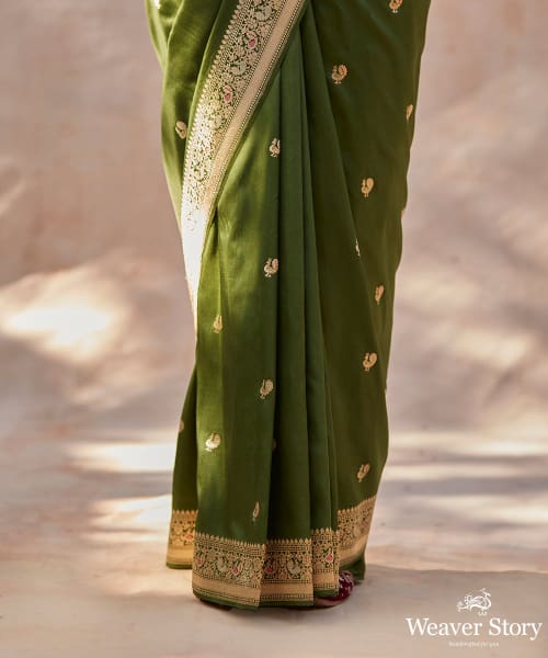 Dark_Heena_Green_Handloom_Pure_Katan_Silk_Banarasi_Saree_With_Meenakari_Border_WeaverStory_04