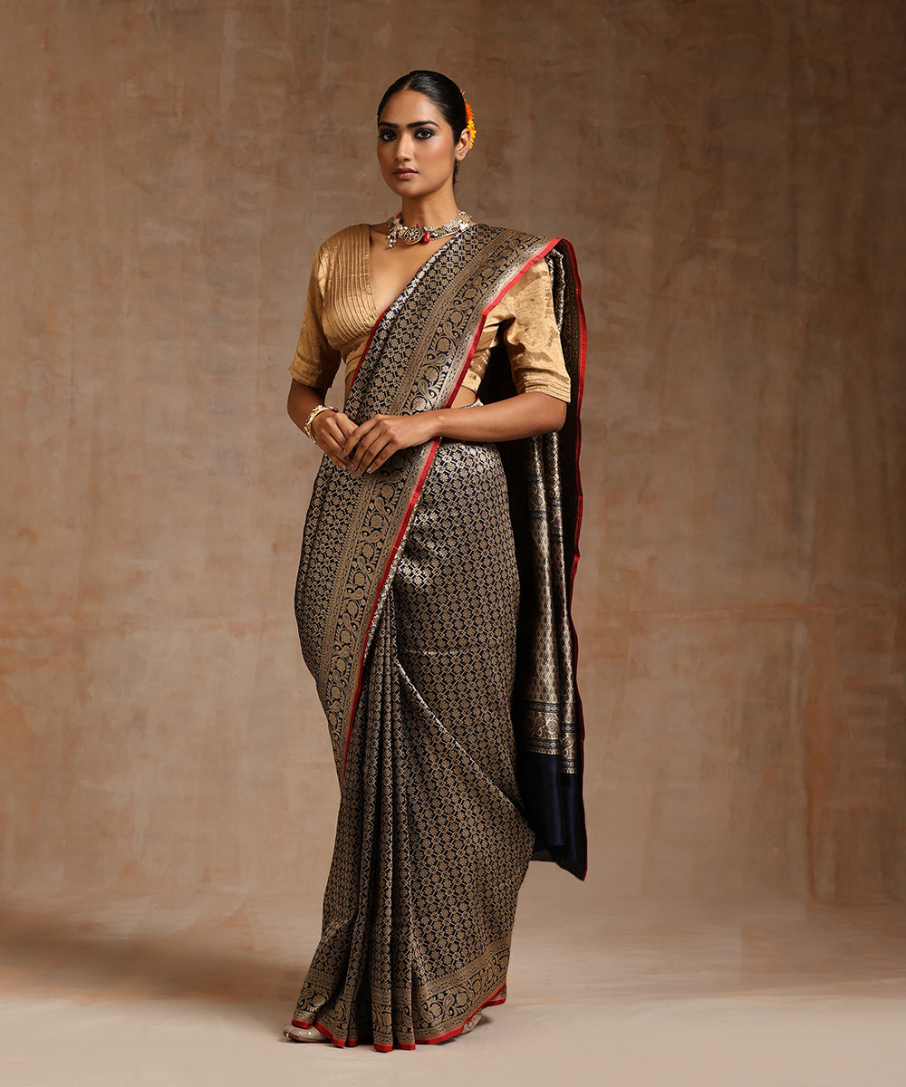 Handloom_Navy_Blue_Pure_Katan_Silk_Kimkhab_Banarasi_Saree_With_Red_Selvedge_WeaverStory_02