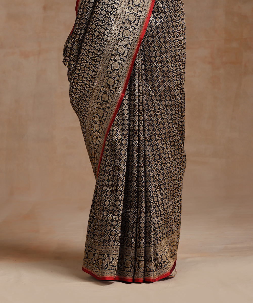 Handloom_Navy_Blue_Pure_Katan_Silk_Kimkhab_Banarasi_Saree_With_Red_Selvedge_WeaverStory_04