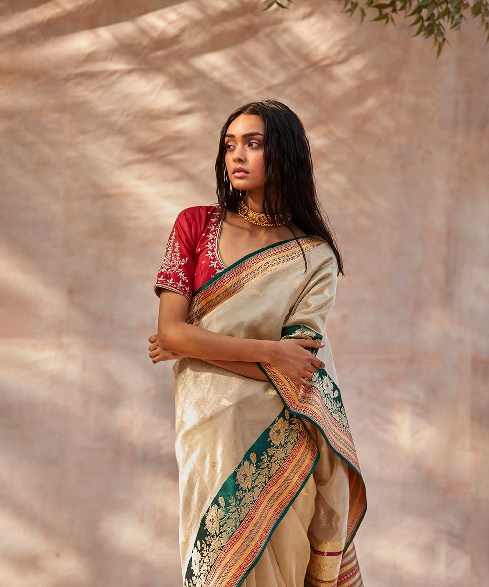 Cream_Handloom_Pure_Tissue_Silk_Banarasi_Saree_With_Golden_Booti_And_Meenakari_Border_WeaverStory_01