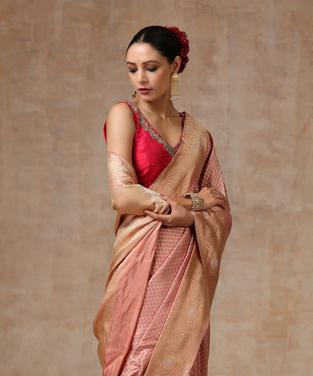 Coral_Pink_Handloom_Pure_Katan_Silk_Banarasi_Saree_With_Tanchoi_Weave_WeaverStory_01