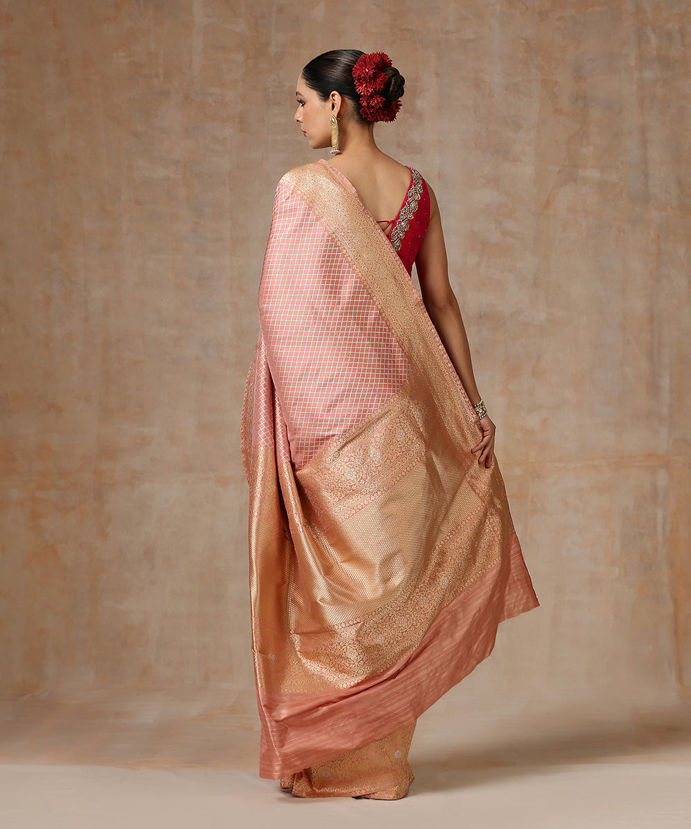 Coral_Pink_Handloom_Pure_Katan_Silk_Banarasi_Saree_With_Tanchoi_Weave_WeaverStory_03