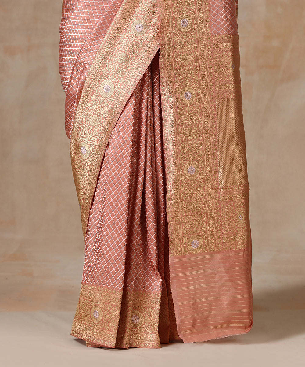 Coral_Pink_Handloom_Pure_Katan_Silk_Banarasi_Saree_With_Tanchoi_Weave_WeaverStory_04