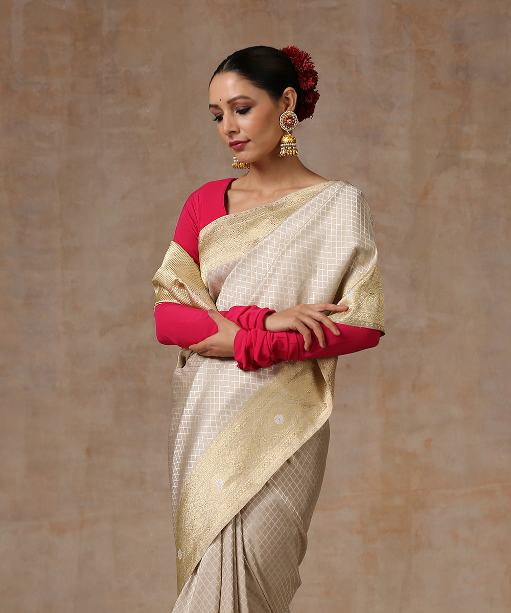 Handloom_Cream_Pure_Katan_Silk_Tanchoi_Banarasi_Saree_WeaverStory_01