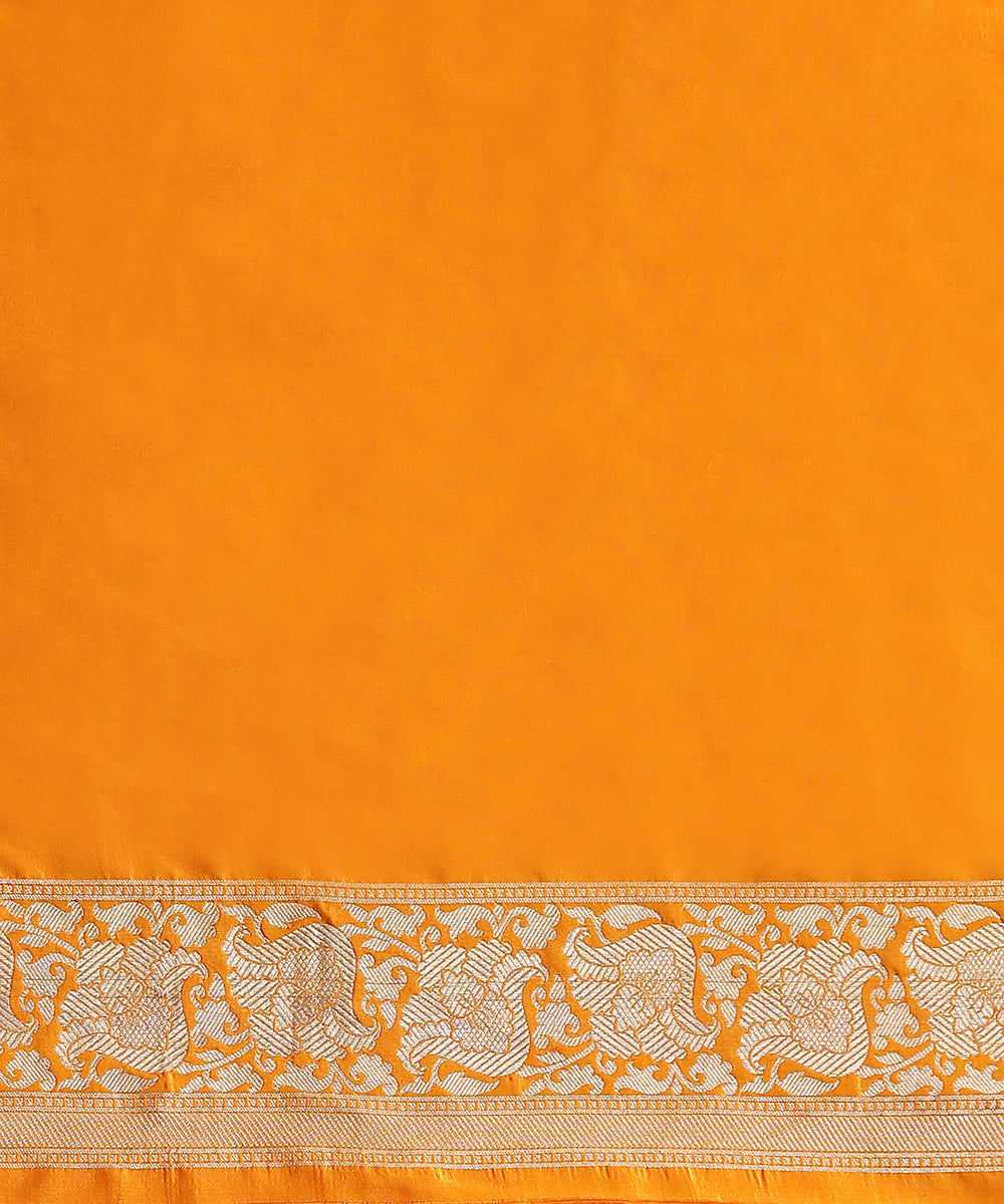 Orange_Handloom_Pure_Katan_Silk_Banarasi_Saree_With_Floral_Jaal_WeaverStory_05
