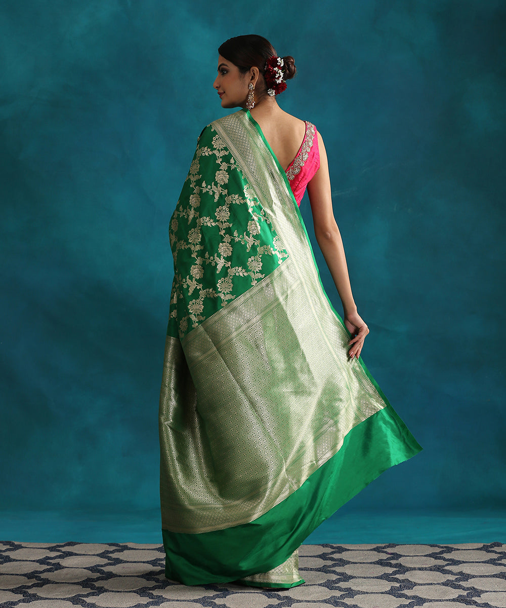 Green_Handloom_Pure_Katan_Silk_Banarasi_Saree_With_Floral_Jaal_WeaverStory_03