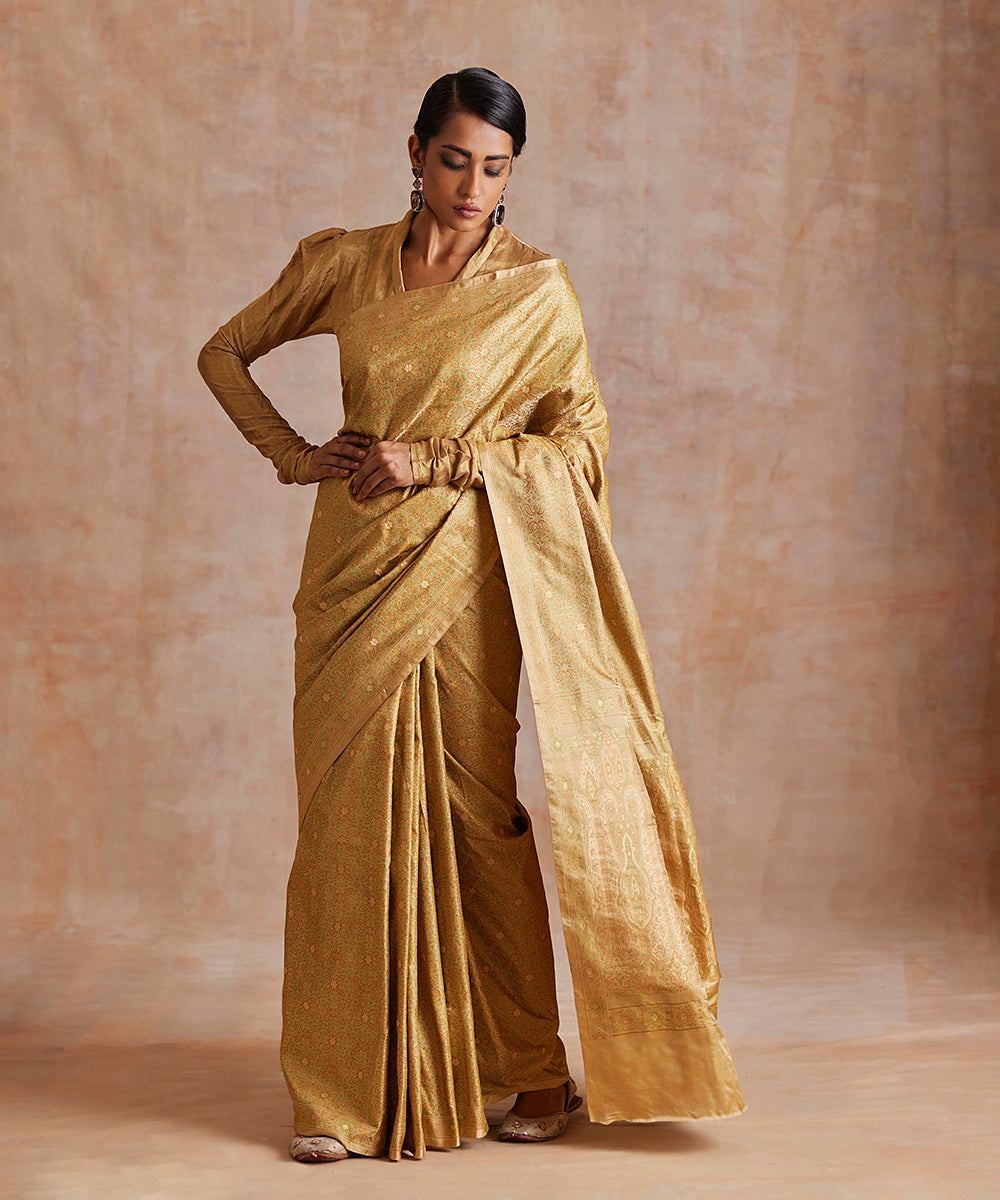 Handloom_Beige_Pure_Katan_Silk_Resham_Tanchoi_Banarasi_Zari_Booti_Saree_WeaverStory_02