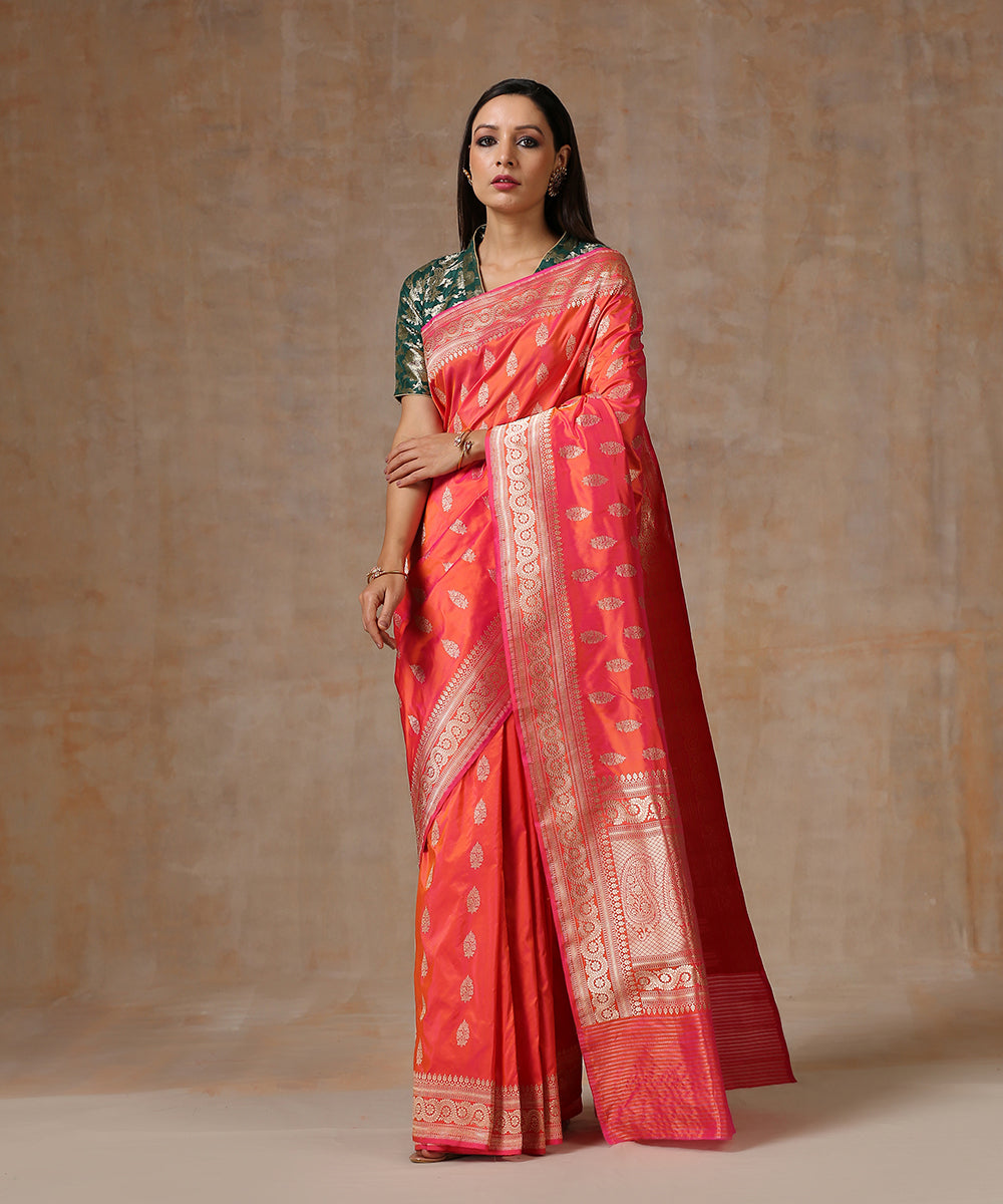 Handloom_Pink_Dual_Tone_Pure_Katan_Silk_Banarasi_Saree_With_Kadhwa_Booti_WeaverStory_02