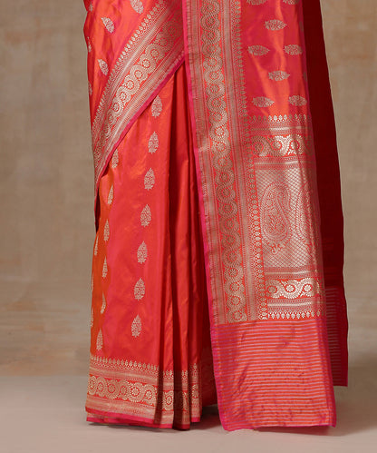 Handloom_Pink_Dual_Tone_Pure_Katan_Silk_Banarasi_Saree_With_Kadhwa_Booti_WeaverStory_04