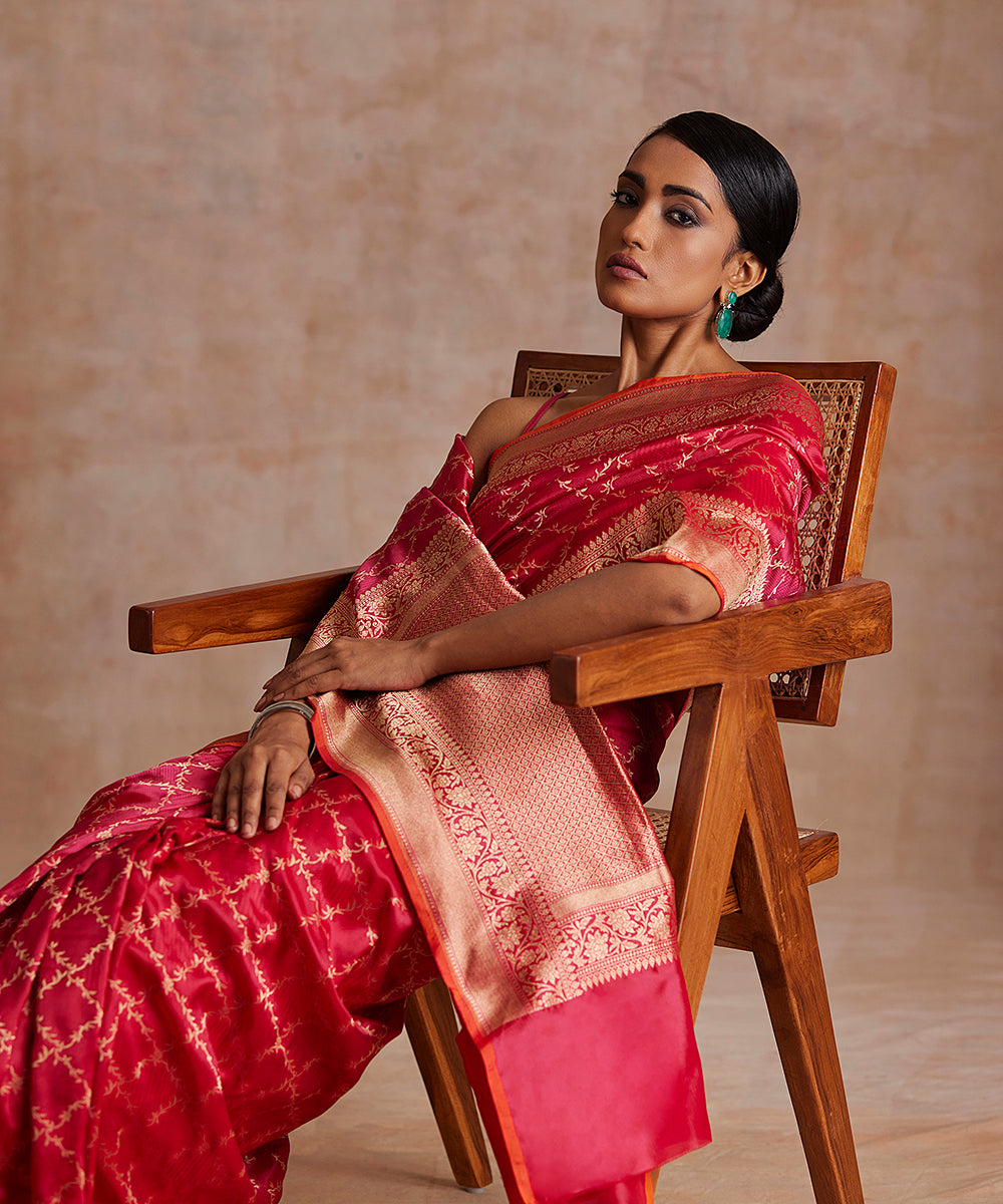 Pink_Handloom_Pure_Katan_Silk_Tanchoi_Banarasi_Saree_With_Antique_Zari_WeaverStory_01