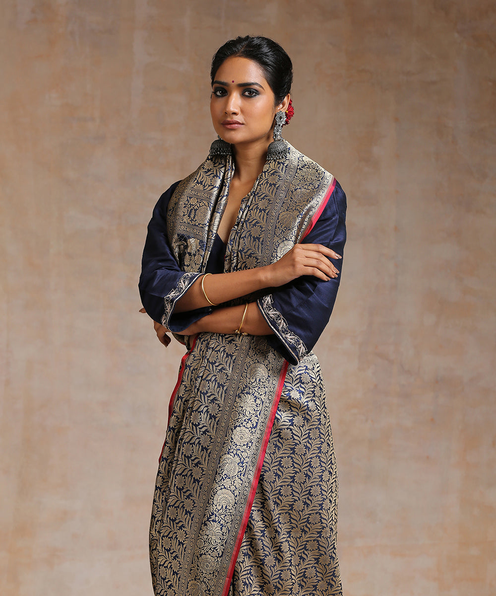 Handloom_Navy_Blue_Pure_Katan_Silk_Banarasi_Saree_With_Antique_Zari_WeaverStory_01