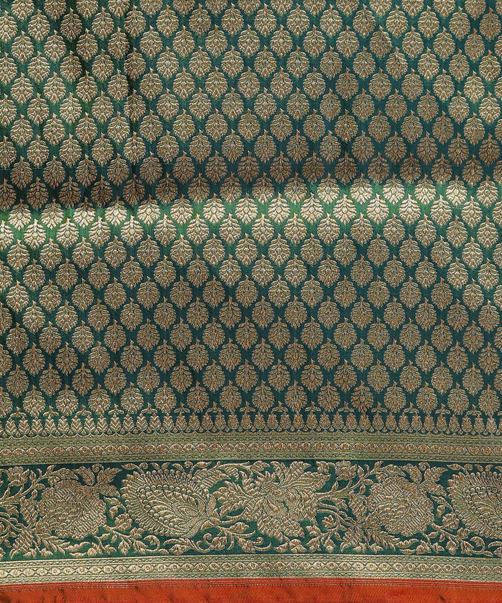 Green_Dual_Tone_Handloom_Pure_Katan_Silk_Kimkhab_Banarasi_Saree_With_Antique_Zari_WeaverStory_05