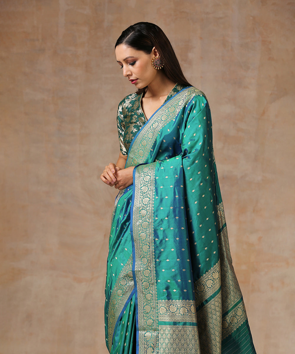 Peacock_Green_Handloom_Double_Shade_Pure_Katan_Silk_Banarasi_Saree_WeaverStory_01