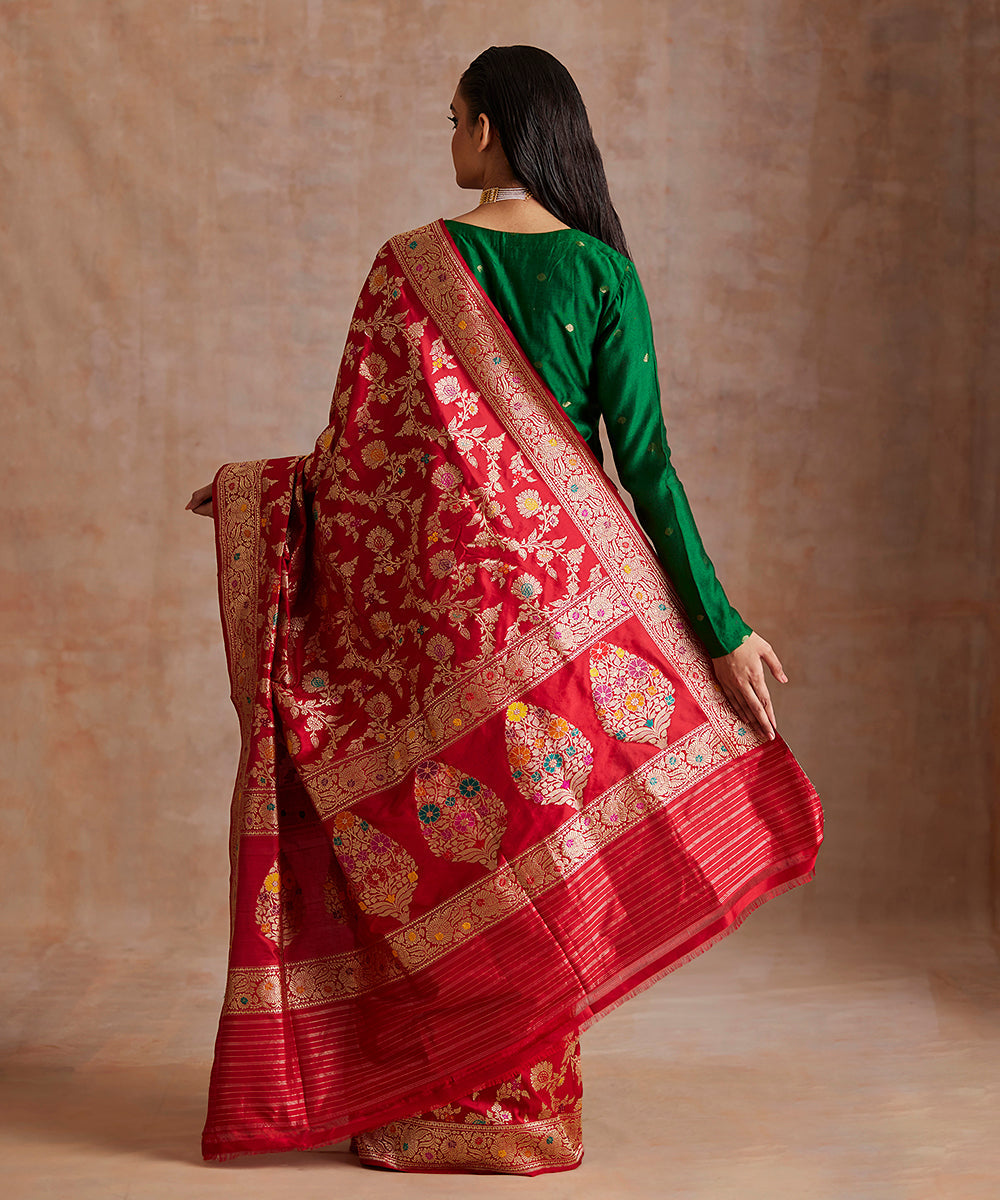 Red_Handloom_Pure_Katan_Silk_Banarasi_Saree_With_All_Over_Floral_Jaal_WeaverStory_03