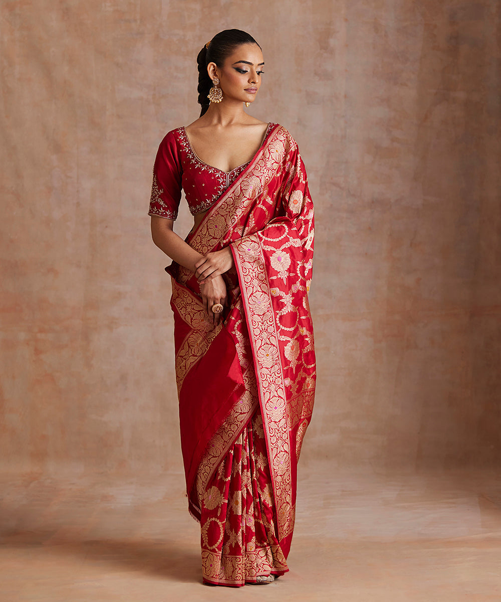 Red_Handloom_Pure_Katan_Silk_Banarasi_Saree_With_Floral_Jaal_And_Meenakari_WeaverStory_02