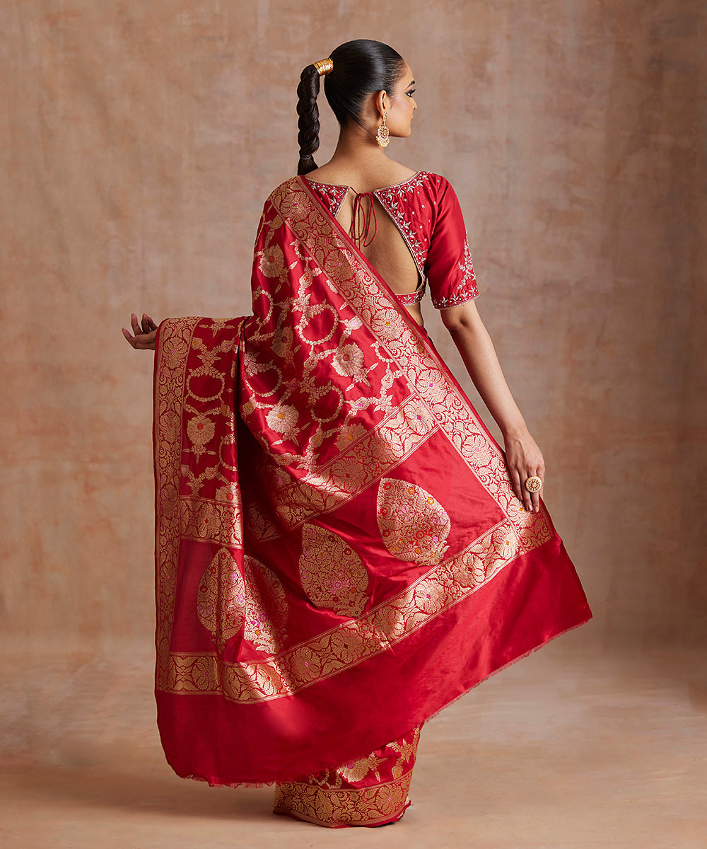 Red_Handloom_Pure_Katan_Silk_Banarasi_Saree_With_Floral_Jaal_And_Meenakari_WeaverStory_03