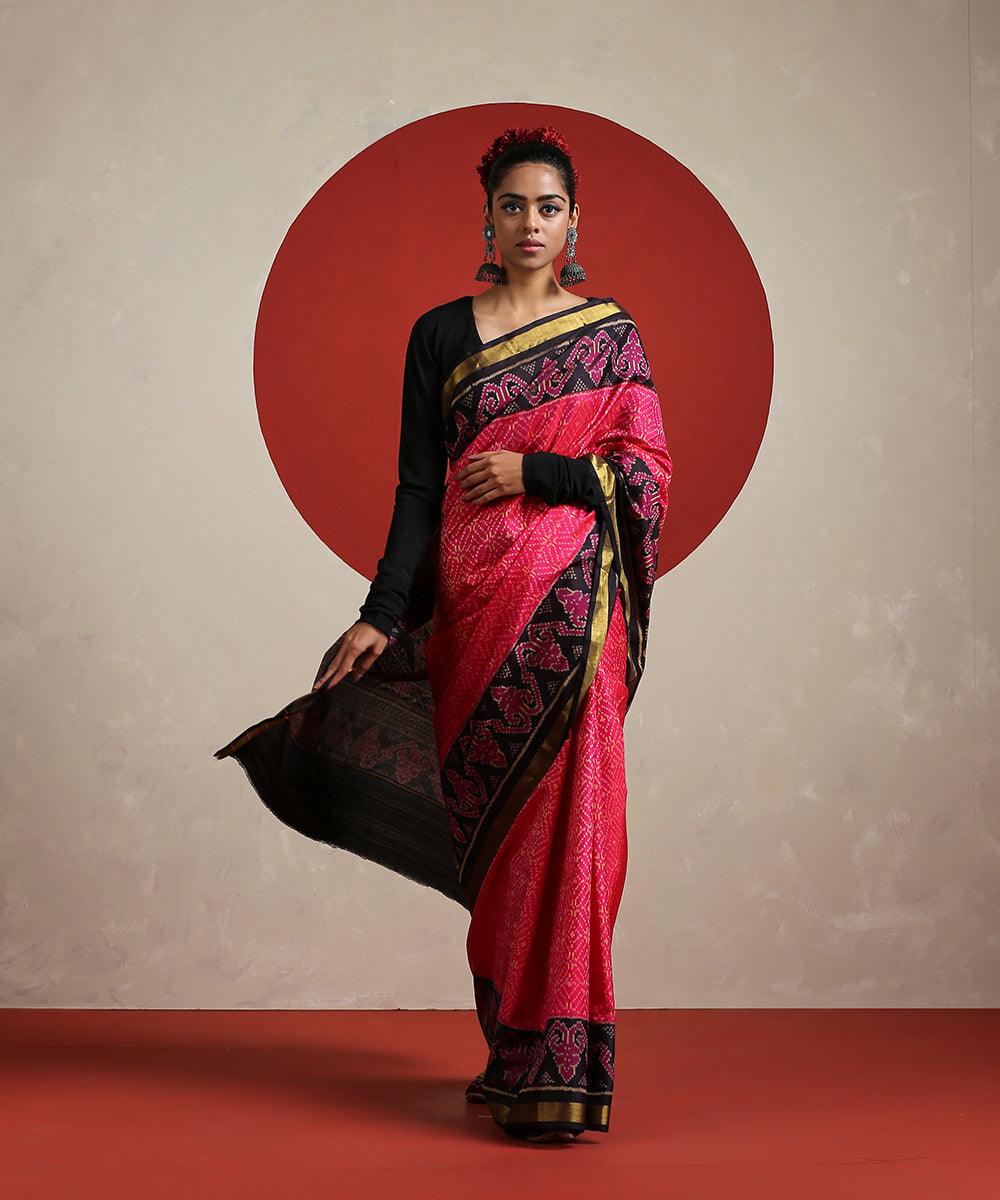 Handloom_Magenta_Pure_Mulberry_Silk_Single_Ikat_Patola_Saree_WeaverStory_02