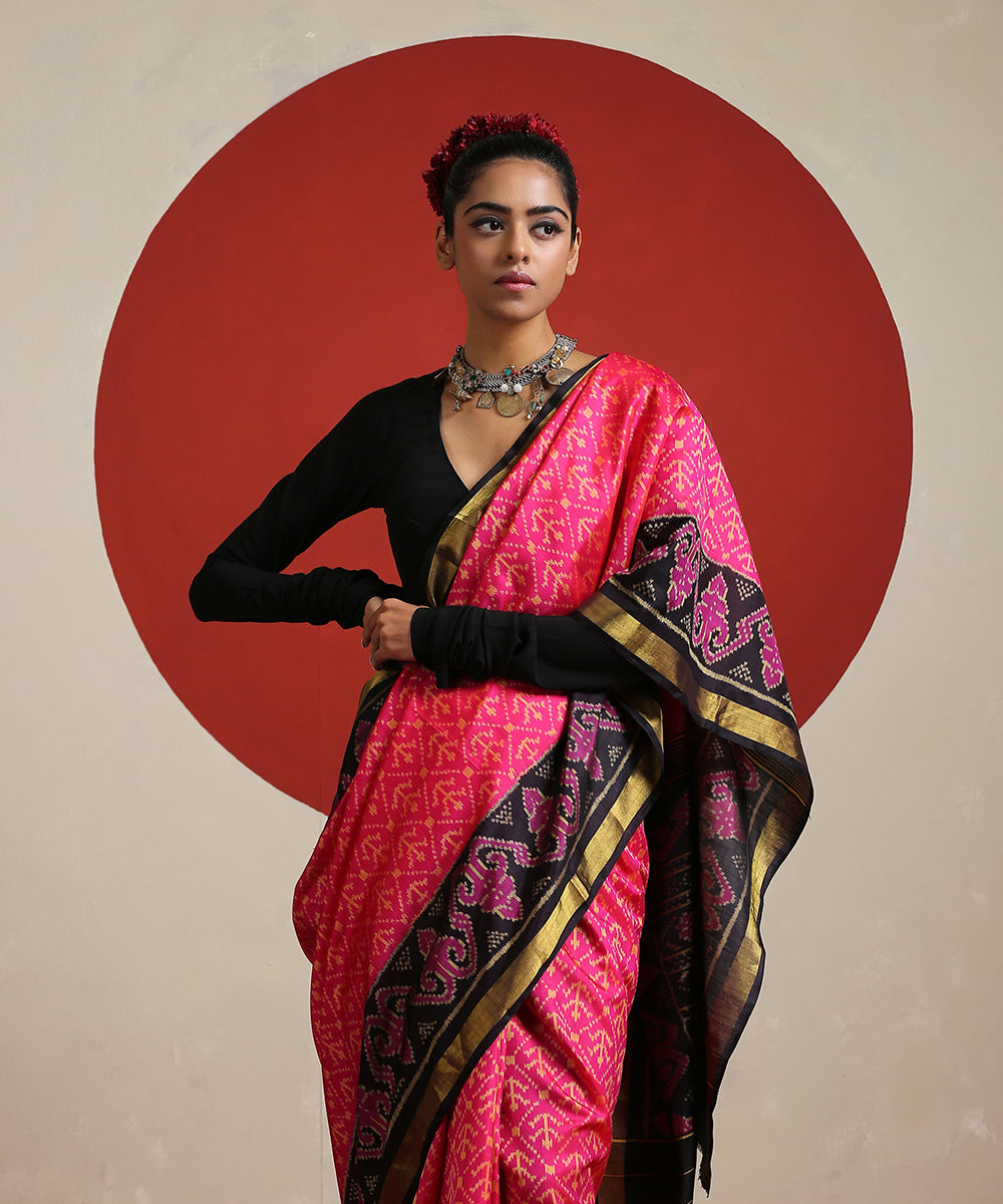 Handloom_Pink_Pure_Mulberry_Silk_Single_Ikat_Patola_Saree_With_Black_Border_WeaverStory_01