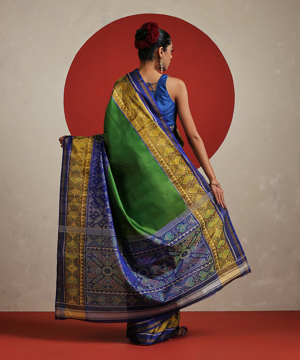 Handloom_Green_And_Blue_Double_Shade_Pure_Mulberry_Silk_Ikat_Patola_Saree_WeaverStory_03