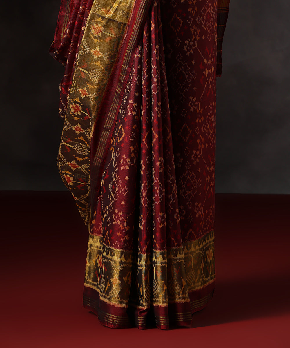 Maroon_Handloom_Pure_Mulberry_Silk_Single_Ikat_Patola_Saree_With_Tissue_Border_WeaverStory_04