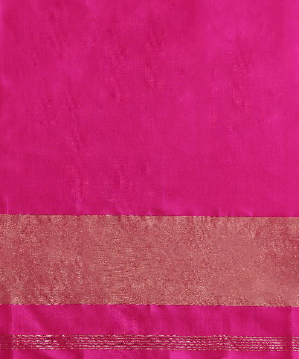 Handloom_Hot_Pink_Pure_Mulberry_Silk_Patola_Saree_With_Tissue_Border_WeaverStory_05