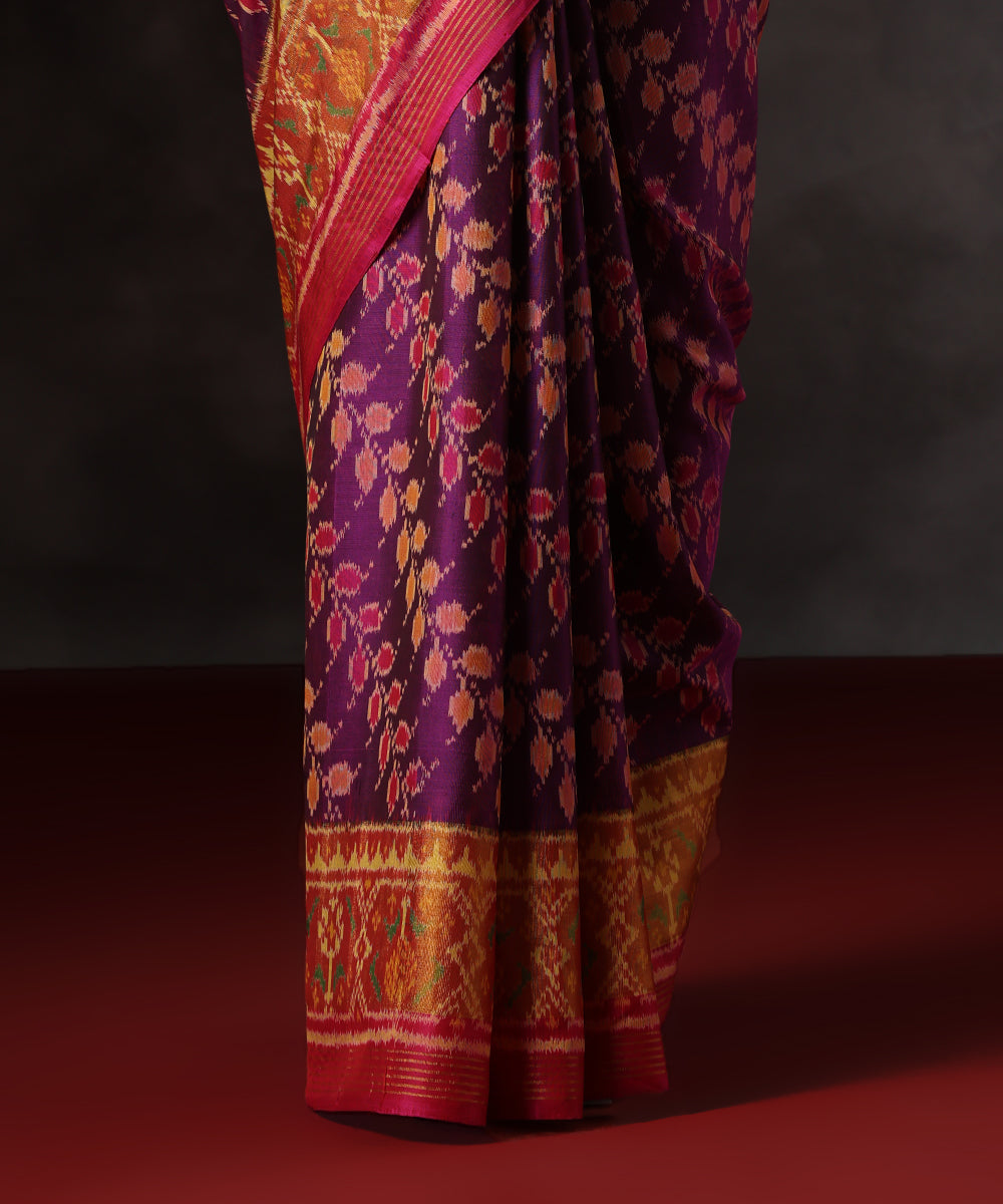 Magenta_Violet_Double_Shade_Handloom_Pure_Mulberry_Silk_Single_Ikat_Patola_Saree_With_Tissue_Border_WeaverStory_04