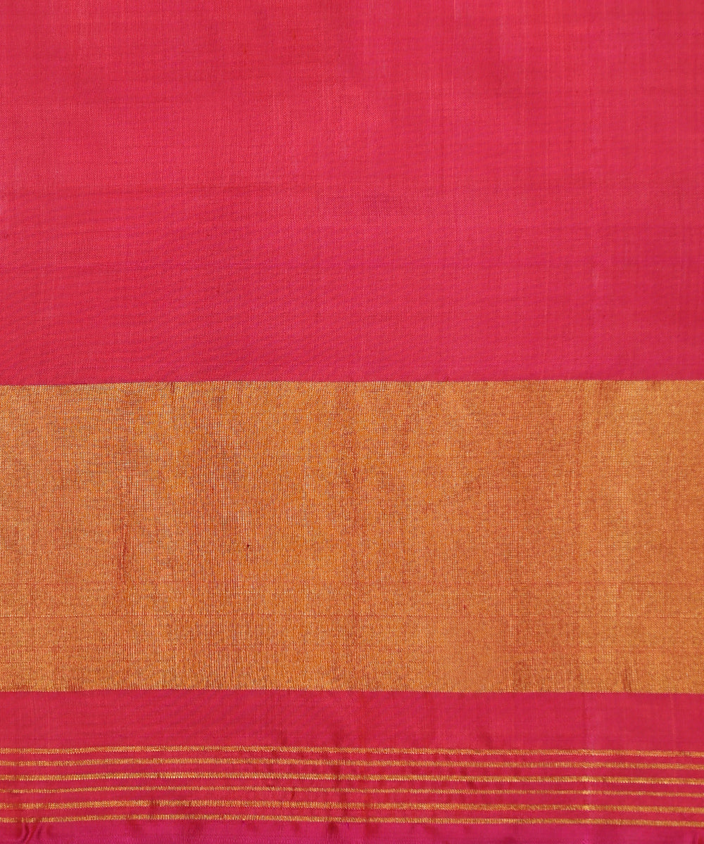 Magenta_Violet_Double_Shade_Handloom_Pure_Mulberry_Silk_Single_Ikat_Patola_Saree_With_Tissue_Border_WeaverStory_05