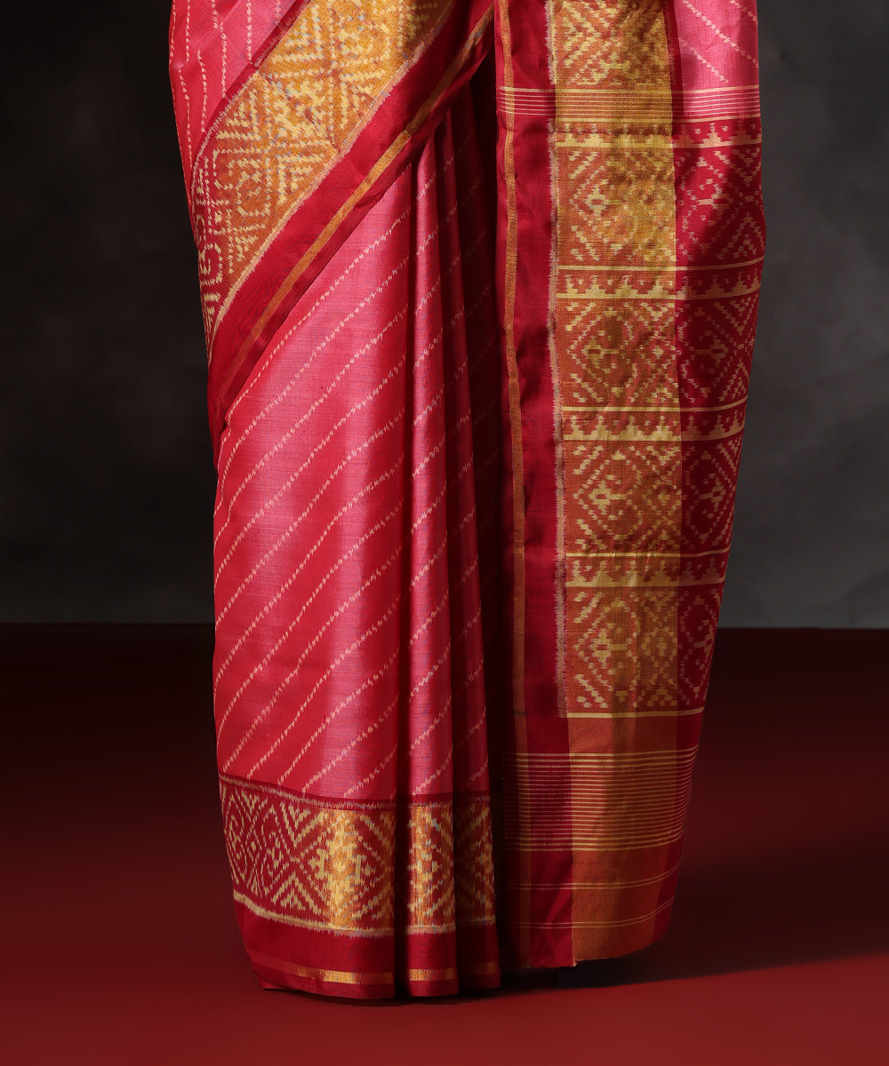 Magenta_And_Pink_Handloom_Pure_Mulberry_Silk_Single_Ikat_Patola_Saree_With_Red_Tissue_Border_WeaverStory_04