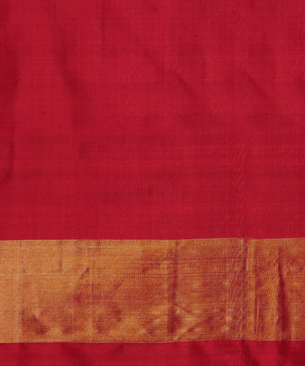 Magenta_And_Pink_Handloom_Pure_Mulberry_Silk_Single_Ikat_Patola_Saree_With_Red_Tissue_Border_WeaverStory_05