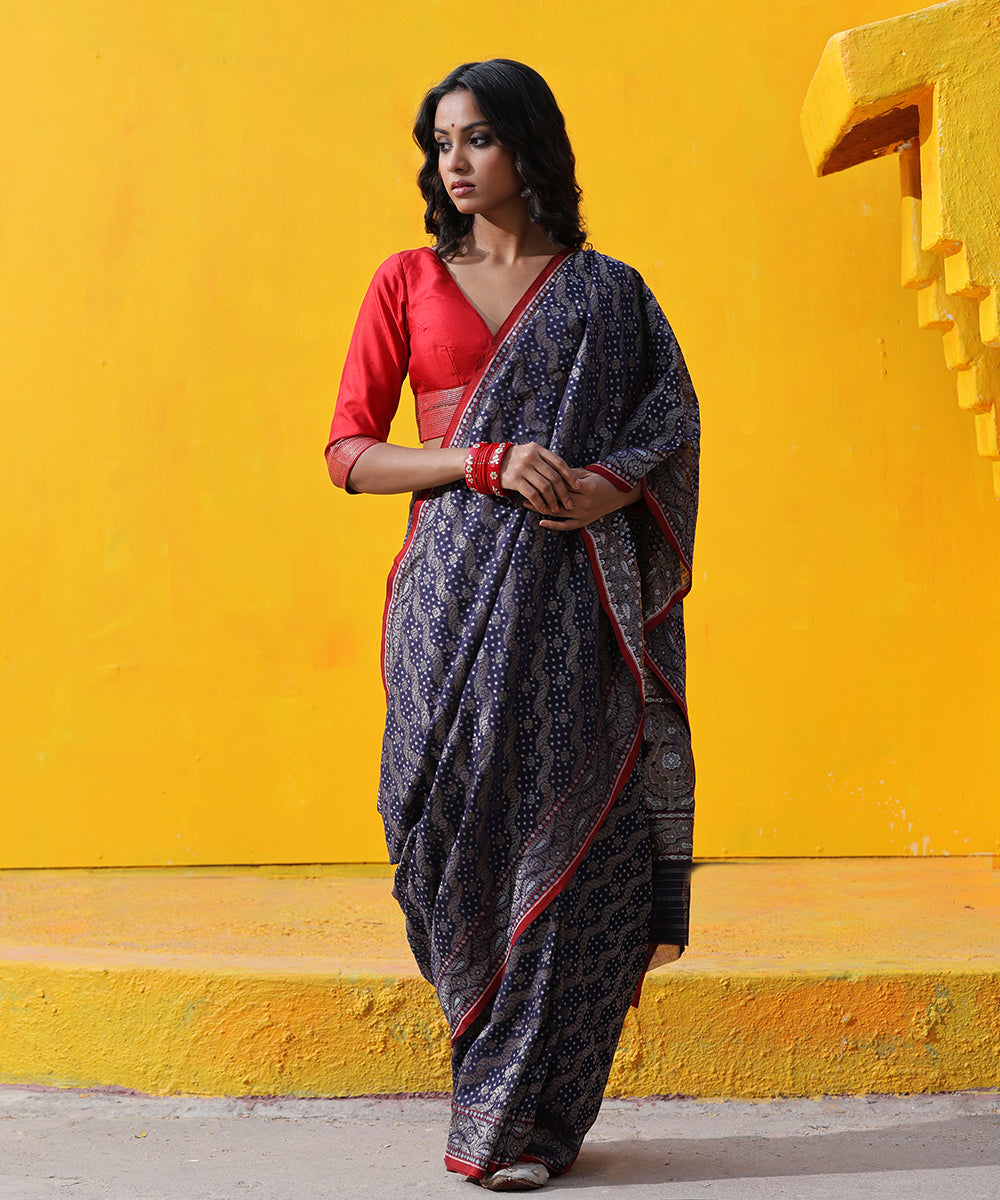 Handloom_Navy_Blue_Cotton_Jamdani_Banarasi_Saree_With_Red_Selvedge_WeaverStory_02