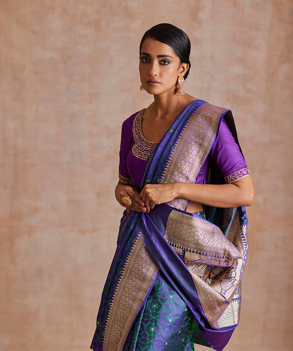 Handloom_Voilet_Double_Shade_Pure_Katan_Silk_Banarasi_Saree_With_Resham_And_Booti_WeaverStory_01
