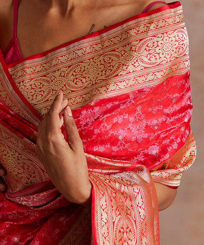 Handloom_Red_Double_Shade_Pure_Katan_Silk_Banarasi_Saree_With_Resham_And_Booti_WeaverStory_05