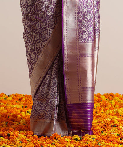 Voilet_Handloom_Pure_Katan_Silk_Zari_Tanchoi_Banarasi_Saree_With_Kadhwa_Border_WeaverStory_04