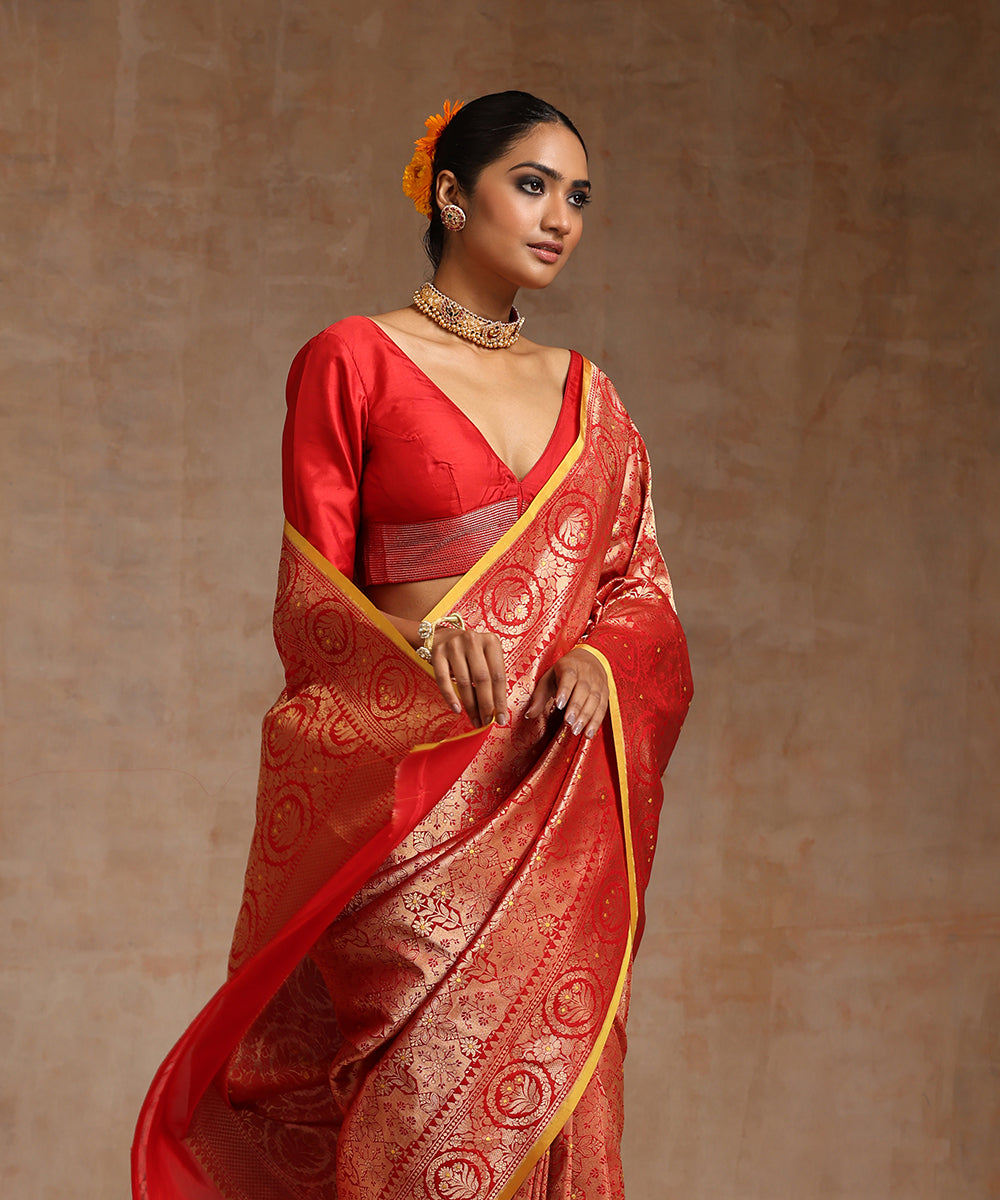 Handloom_Red_Pure_Katan_Silk_Kimkhab_Banarasi_Saree_With_Yellow_Blouse_Piece_WeaverStory_01